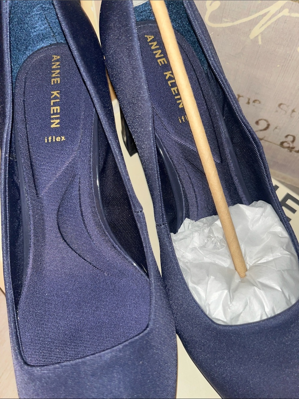 Anne Klein Navy Pointed Block Heel Pumps - Picture 5 of 9